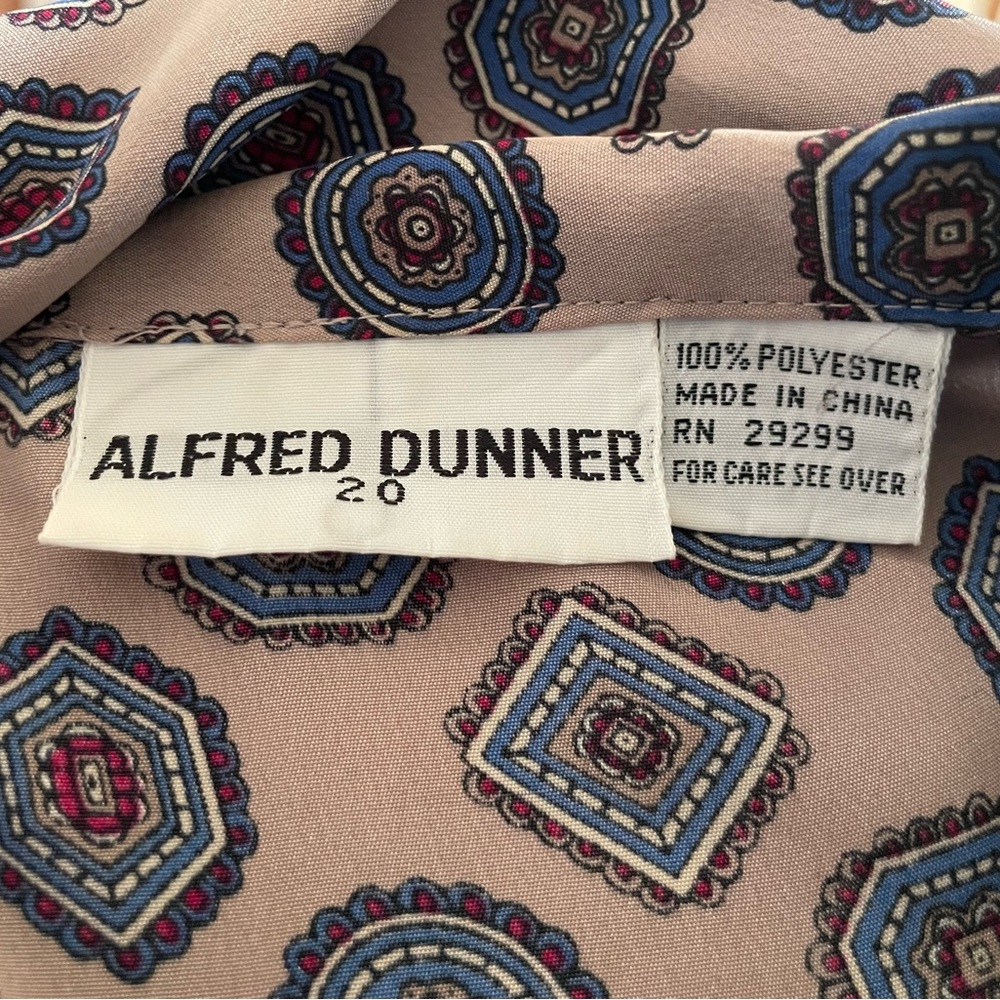 Alfred Dunner Cream and Blue Blouse with Elegant Design - Picture 5 of 7
